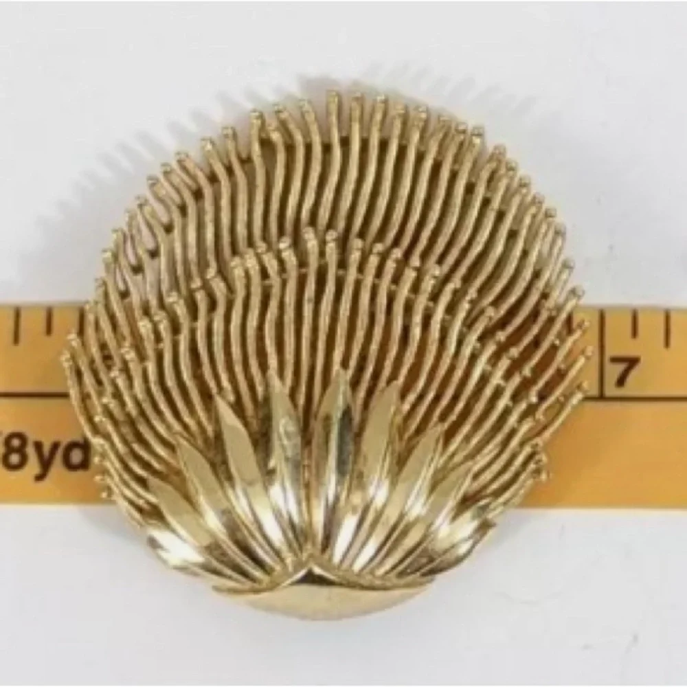 1960s Trifari - Sea Shell Rue de la Paix Brooch